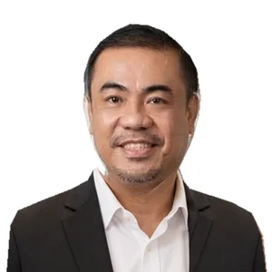 Co-founder Arnaiz Salas in a formal portrait